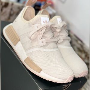 Adidas NMD_R1 Ash Pearl/Chalk Pearl/White Nude sz 7.5